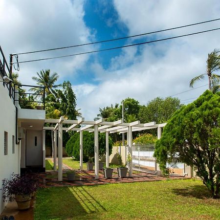 Dayanithi Guest House Jaffna Exterior foto
