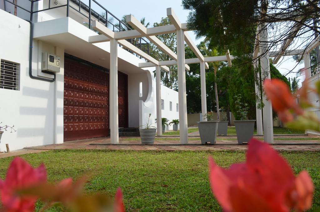 Dayanithi Guest House Jaffna Exterior foto