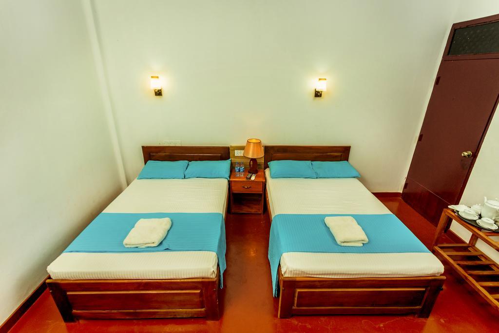 Dayanithi Guest House Jaffna Exterior foto