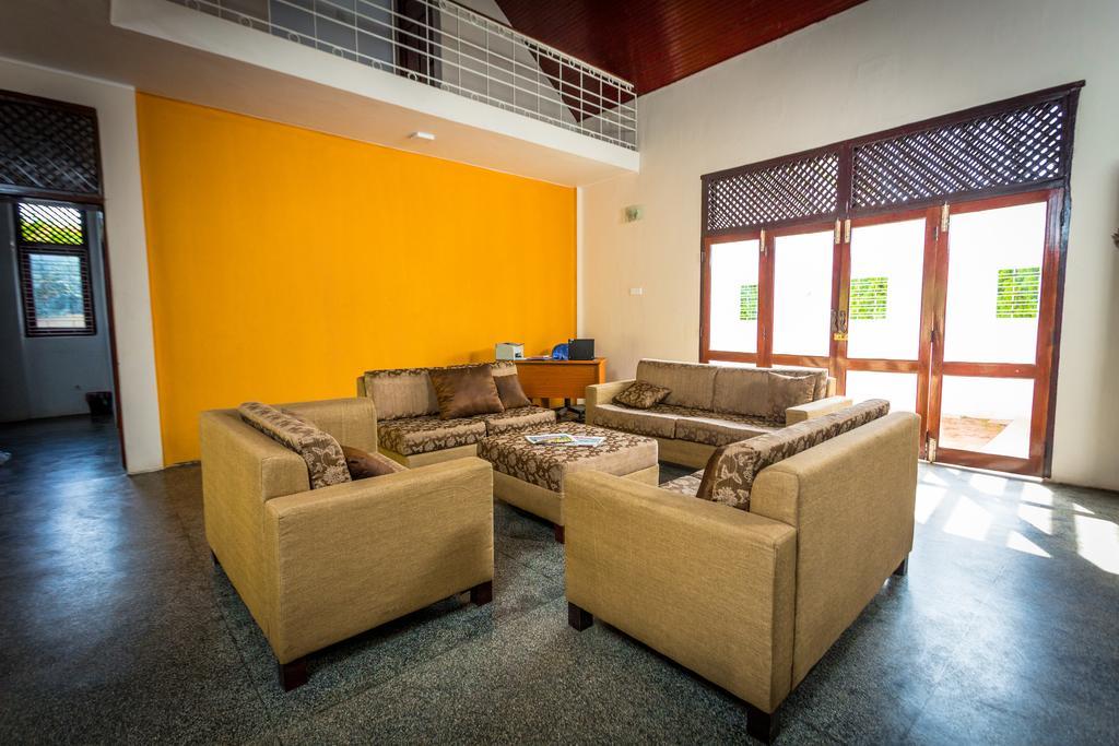Dayanithi Guest House Jaffna Exterior foto